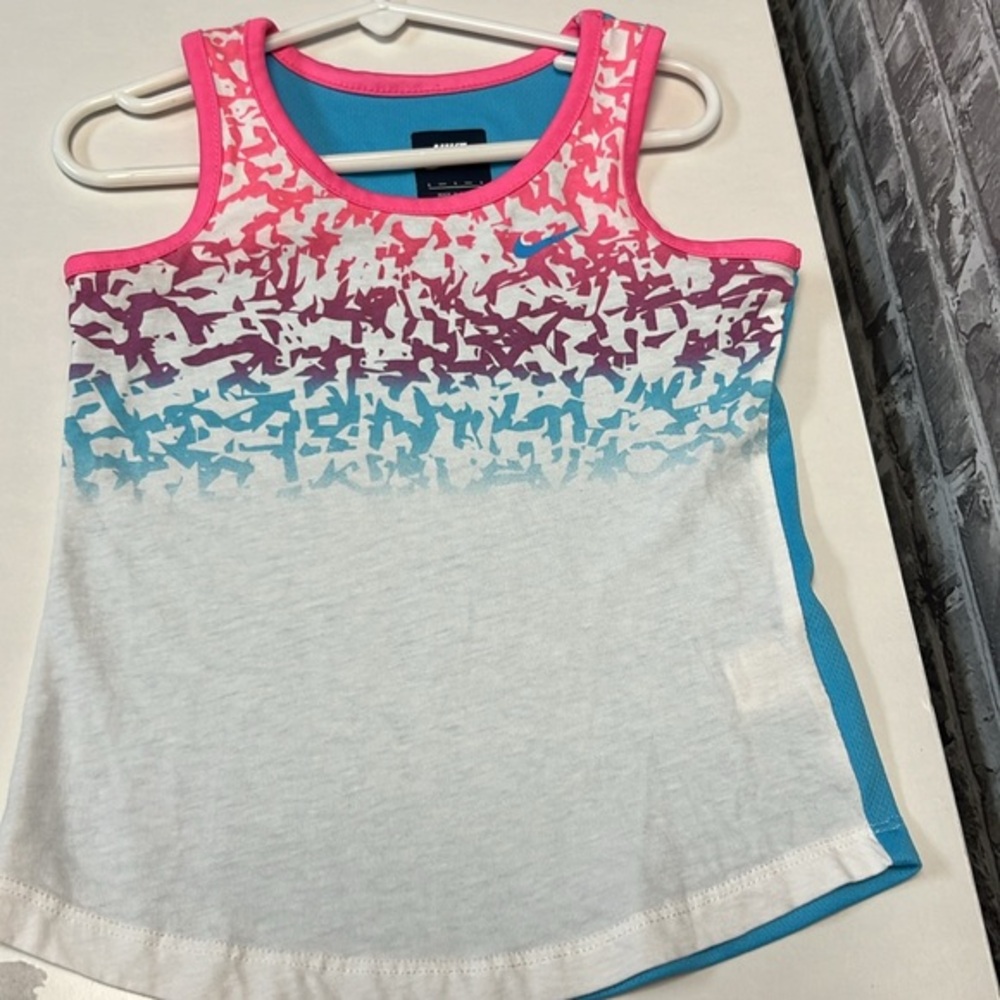 Nike - Picture 7 of 7